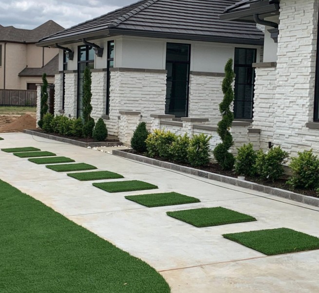 Carrying the widest selection of Artificial Turf products available on the market today, WinterGreen™ Synthetic Grass is your one-stop shop for artificial grass.