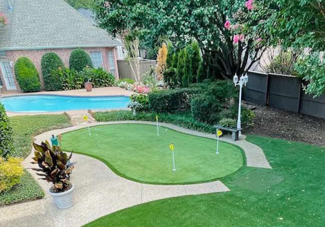 putting green, chipping zone, pool, fringe